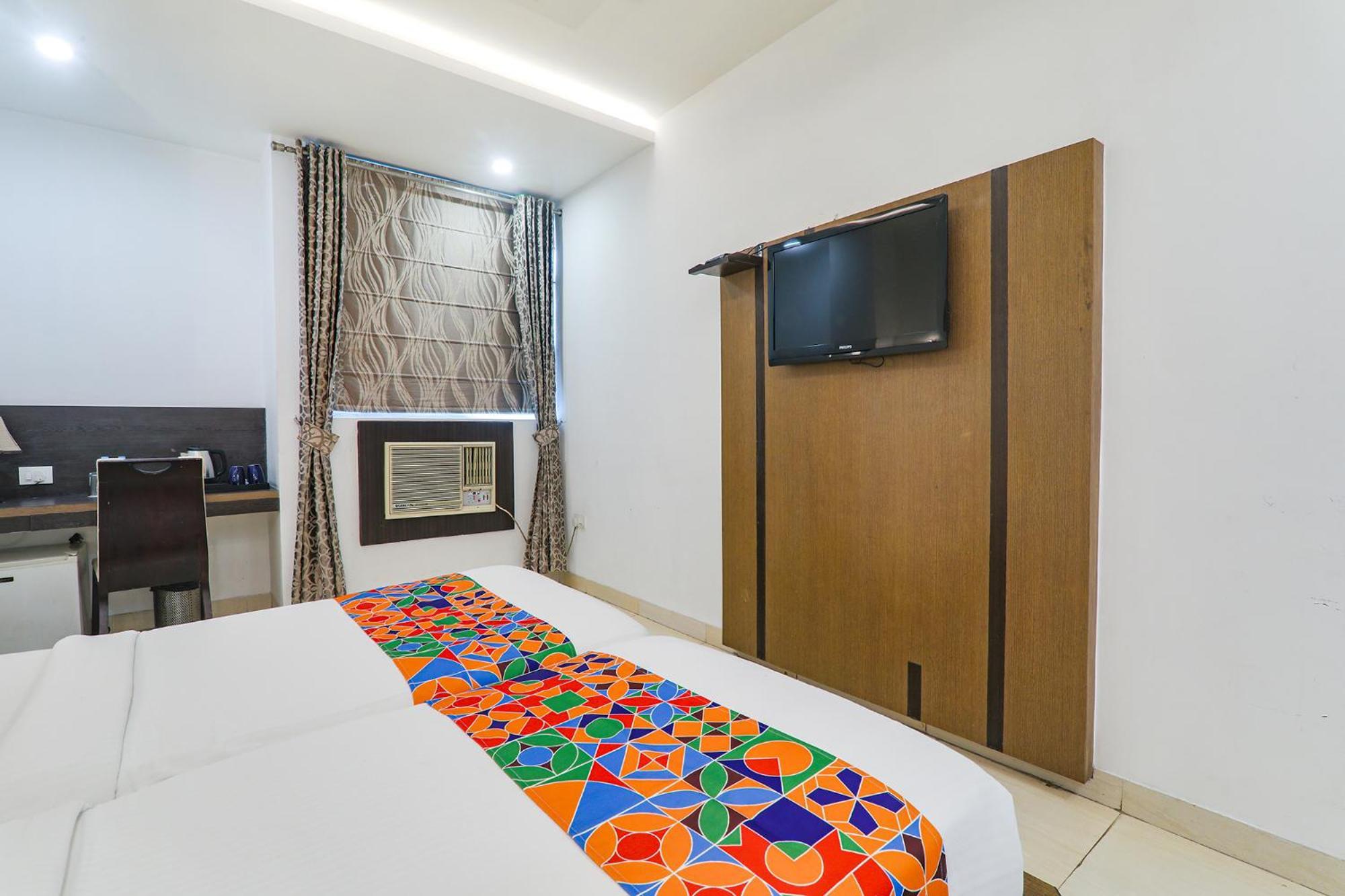לקנאו Fabhotel Prime The Continental מראה חיצוני תמונה